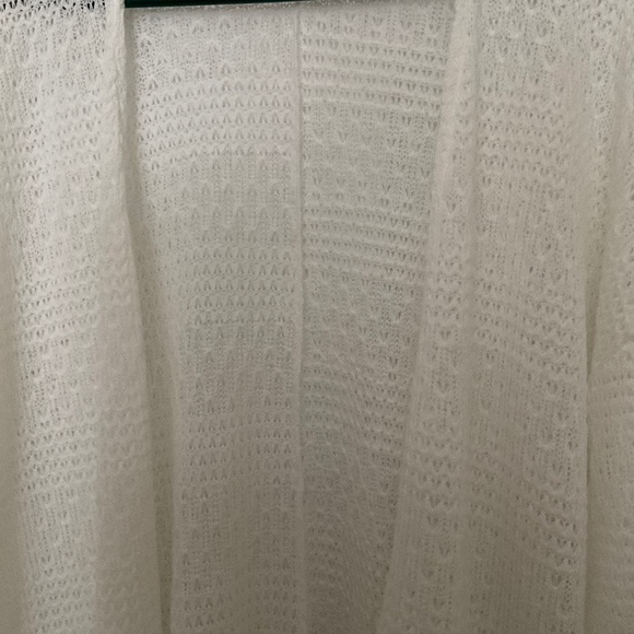 Long sleeve white sweater duster.  39” long.  Lightweight.  V good condition. M. - Picture 5 of 6